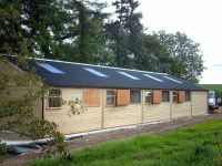 5 Unit Barn with front Walkway. 4 x loose boxes and a tack room. 